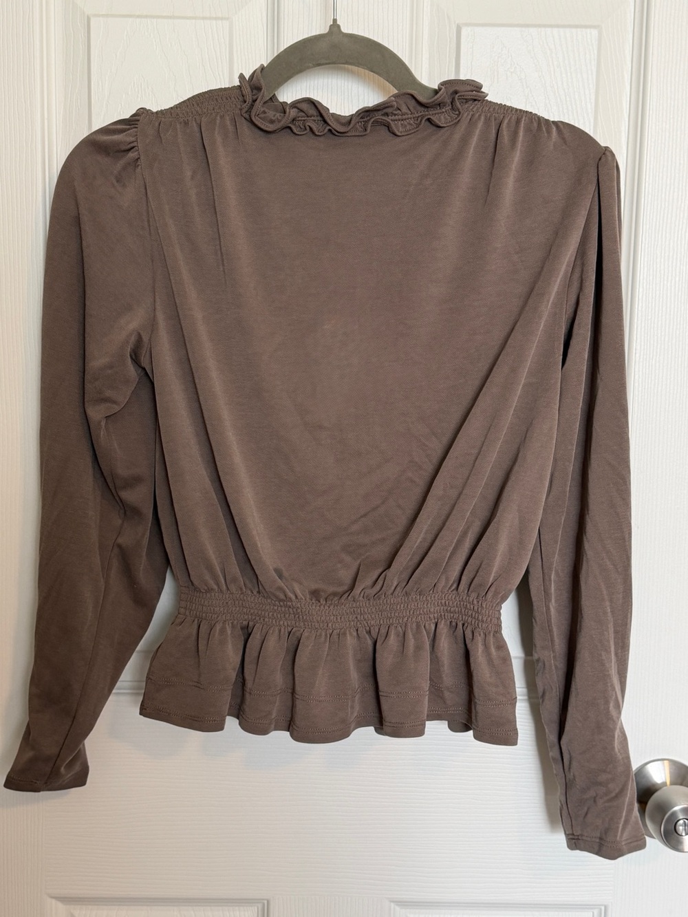 Elie Tahari Taupe Peplum Blouse Size M Tie Neck Ruffle Long Sleeve - Picture 10 of 10